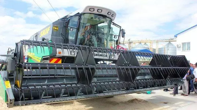 AGROEXPO-2017: «Укрсельхозмаш» представит свой новый комбайн - Agrobiz.net